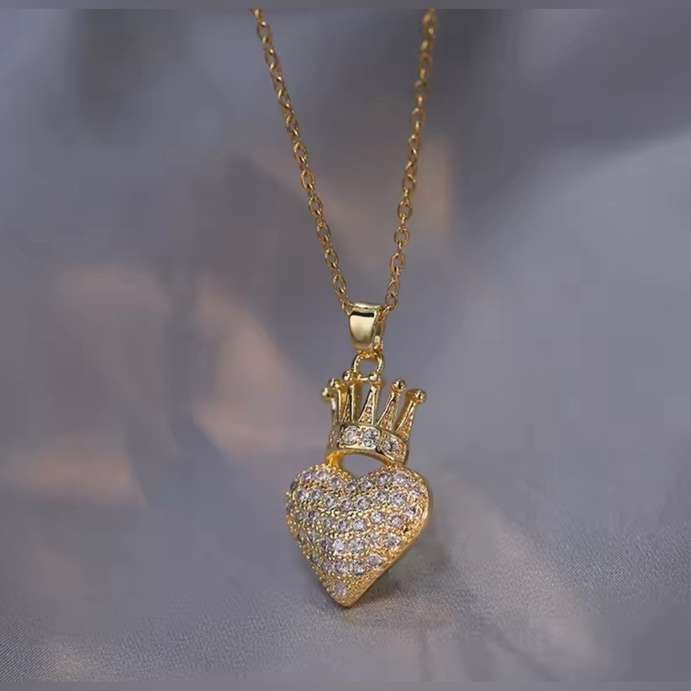 18K Gold Heart & Crown Pendant Necklace With Pave Diamond Inlay - Picture 11 of 14
